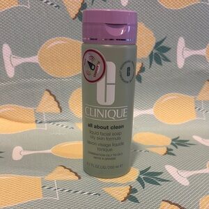 Clinique Green and Purple Cleanser & Exfoliant